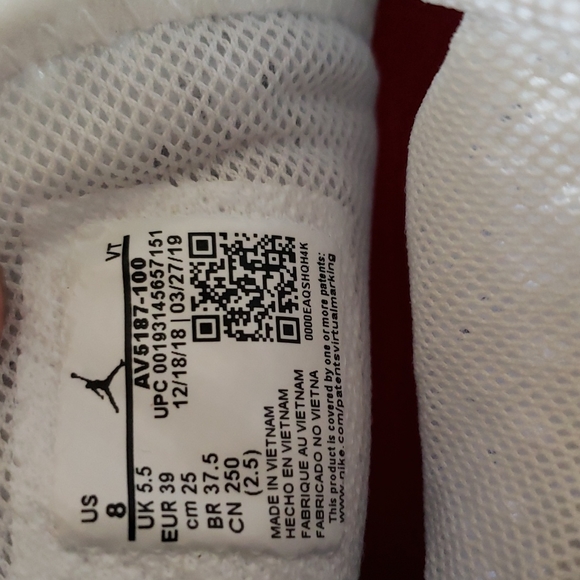 Jordan Air sneakers - Picture 6 of 8